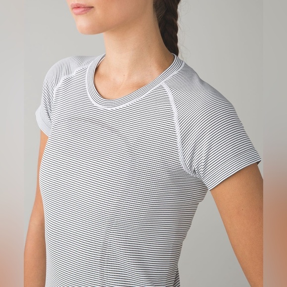 Lululemon Run: Swiftly Tech Short Sleeve Crew, size 10 - Picture 2 of 12